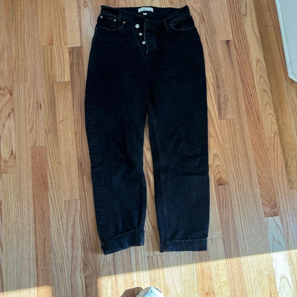 Abercrombie Curve Love dad jeans